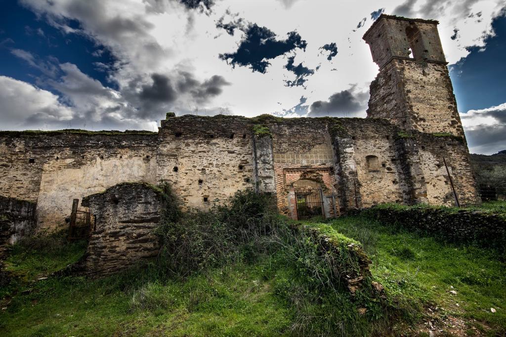 Maison d'hôtes Los Montes à Casas de Miravete Extérieur photo